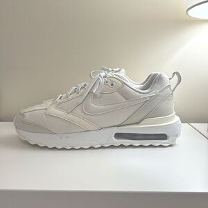 Nike Air Max Dawn Women’s Size 8